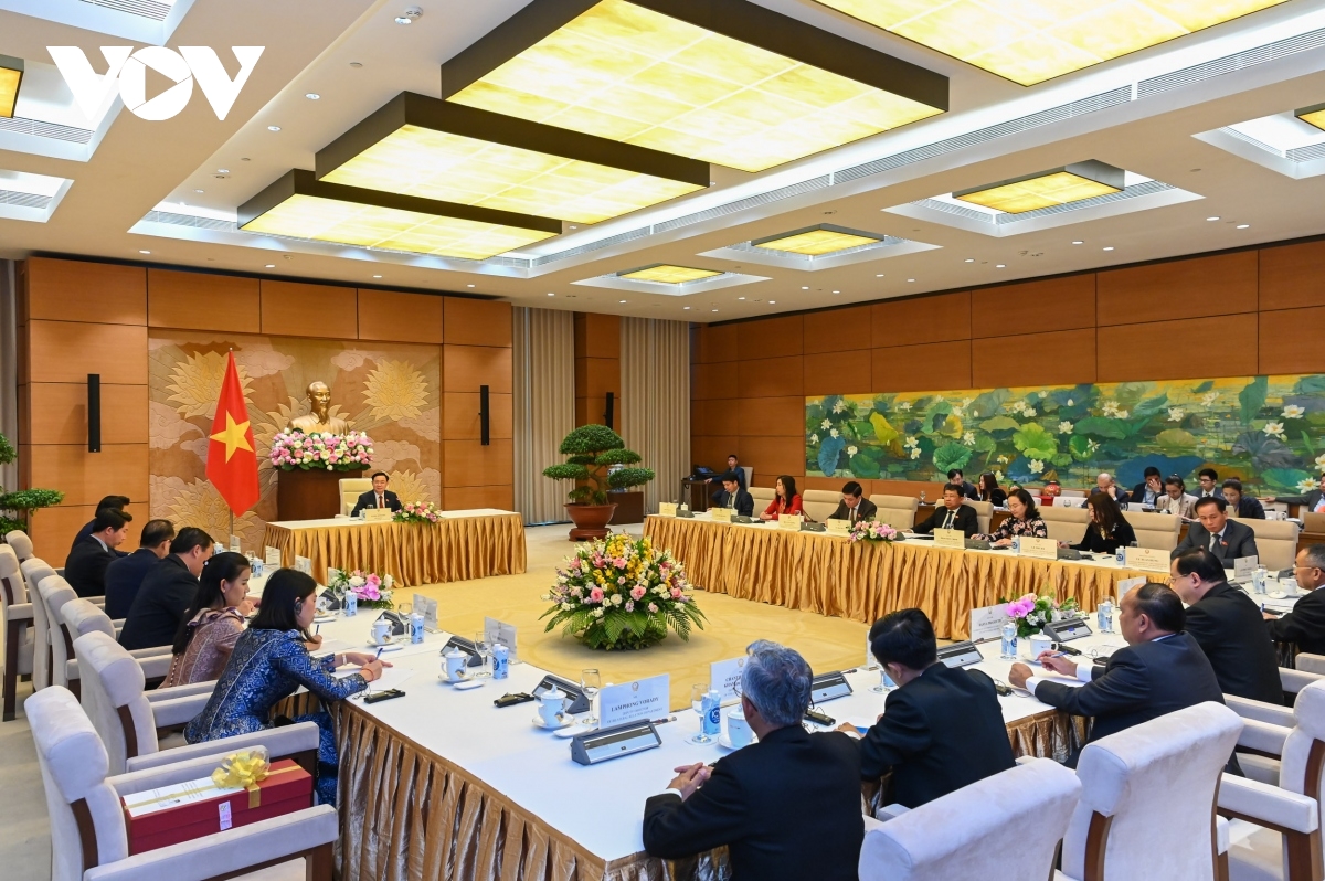 NA leader hosts Lao, Cambodian officials
